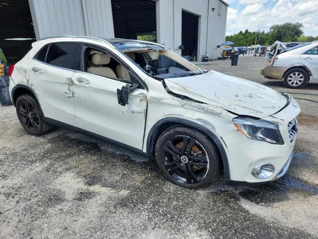 2018 MERCEDES-BENZ GLA 250 4