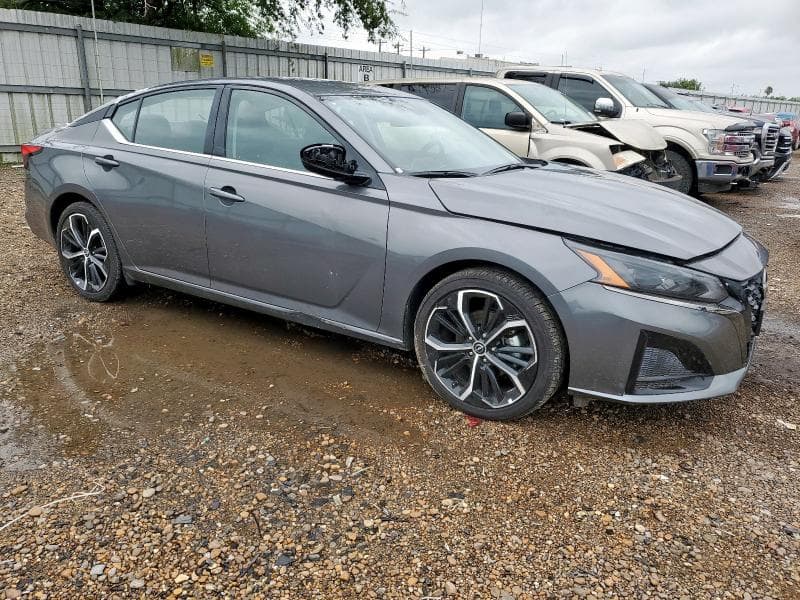 2025 NISSAN ALTIMA SR 4