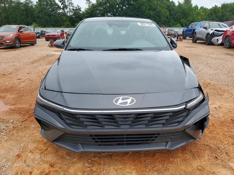 2024 HYUNDAI ELANTRA SEL 5
