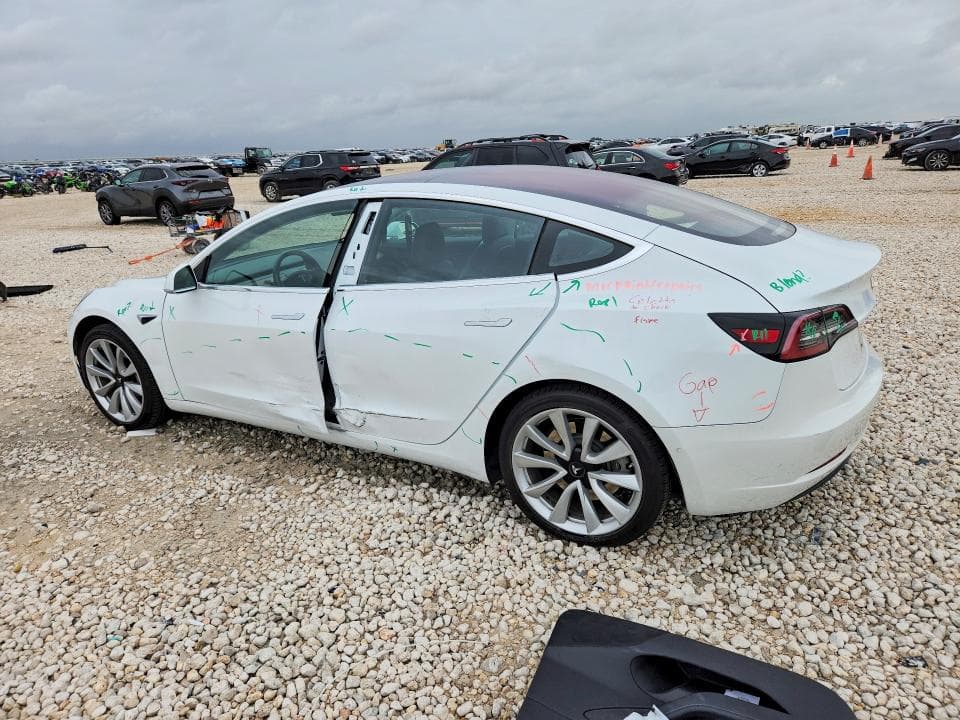 2018 TESLA MODEL 3 2
