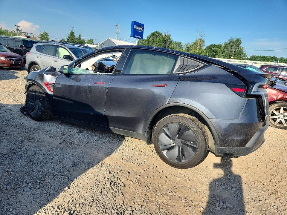 2026 TESLA MODEL Y 2