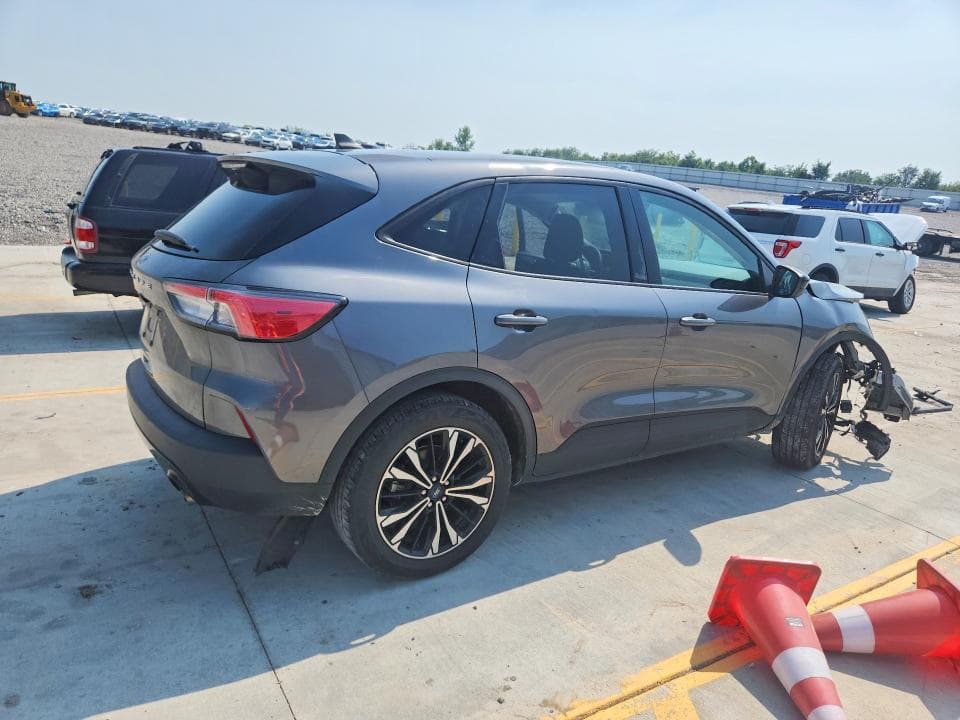2021 FORD ESCAPE SE 3