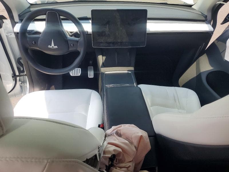 2023 TESLA MODEL Y 8