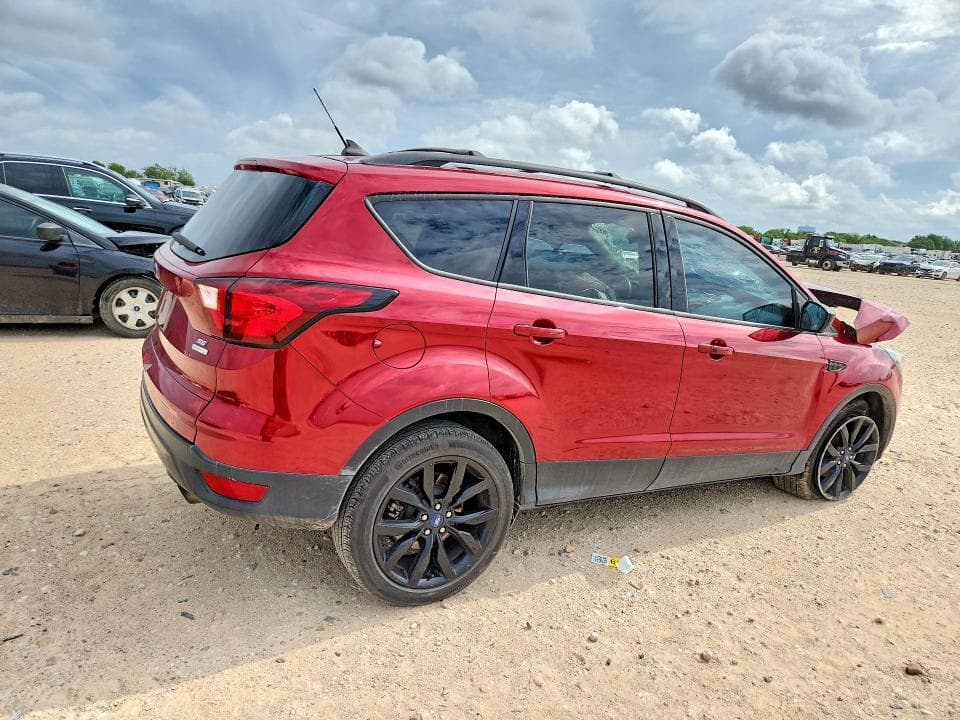 2019 FORD ESCAPE SE 3