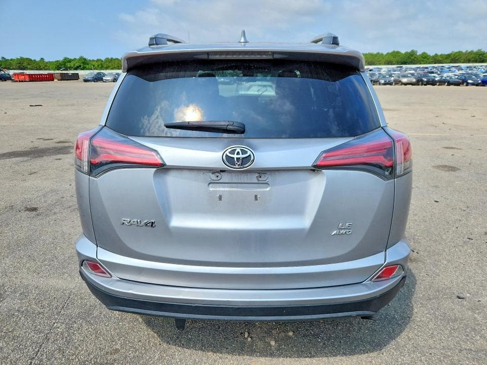 2018 TOYOTA RAV4 LE 6