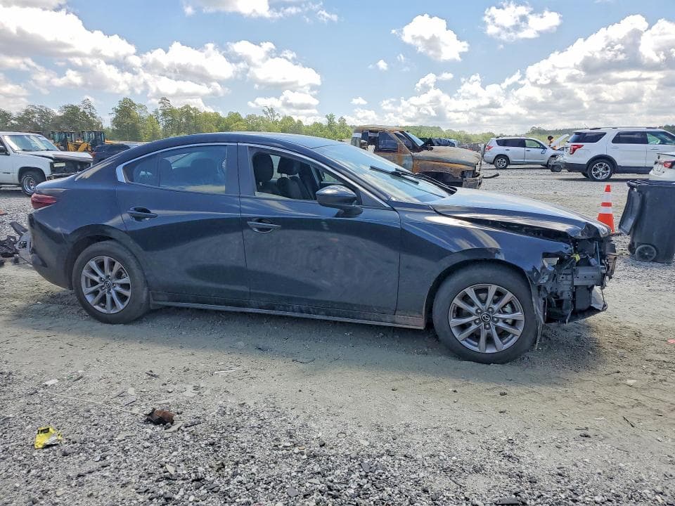 2022 MAZDA 3 4