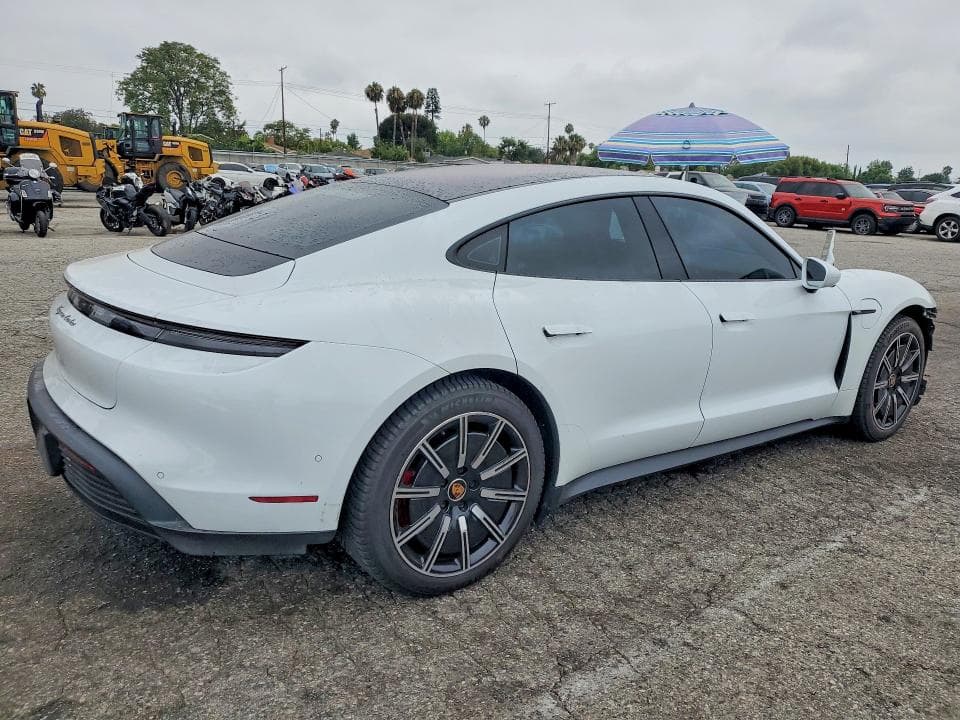 2020 PORSCHE TAYCAN 4S 3
