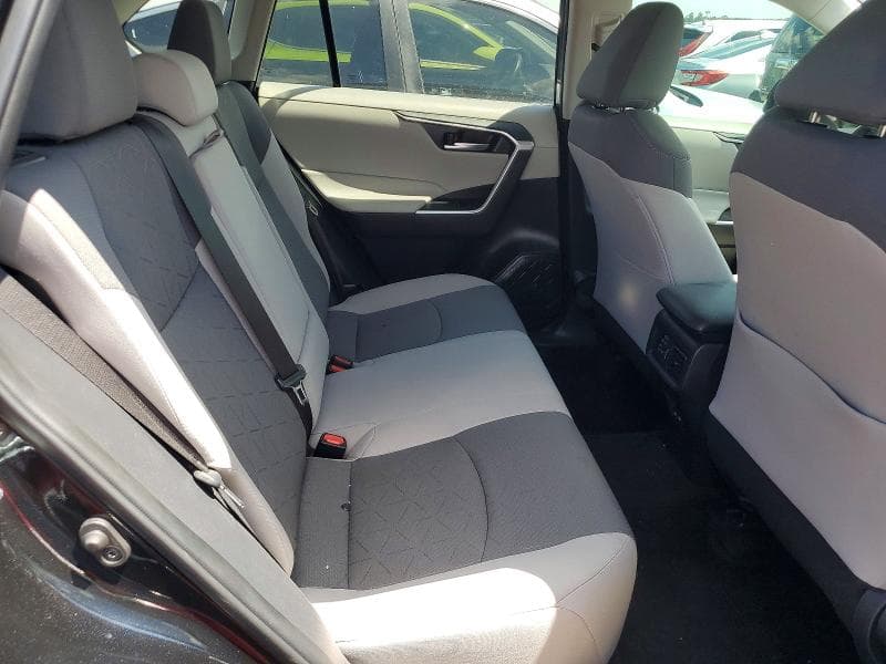2025 TOYOTA RAV4 XLE 11