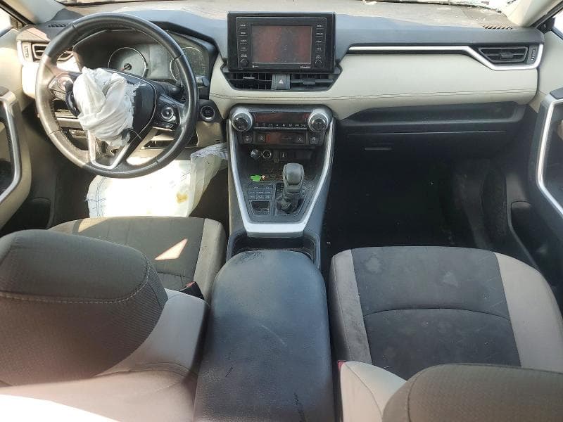 2021 TOYOTA RAV4 XLE 8