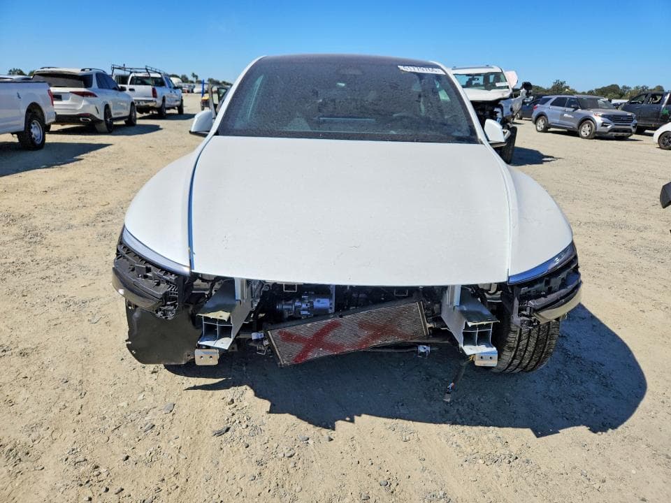 2026 TESLA MODEL Y 5