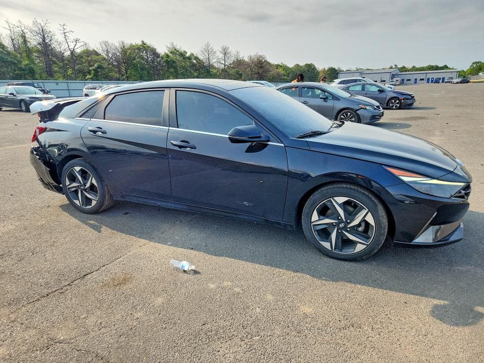 2023 HYUNDAI ELANTRA LIMITED 4