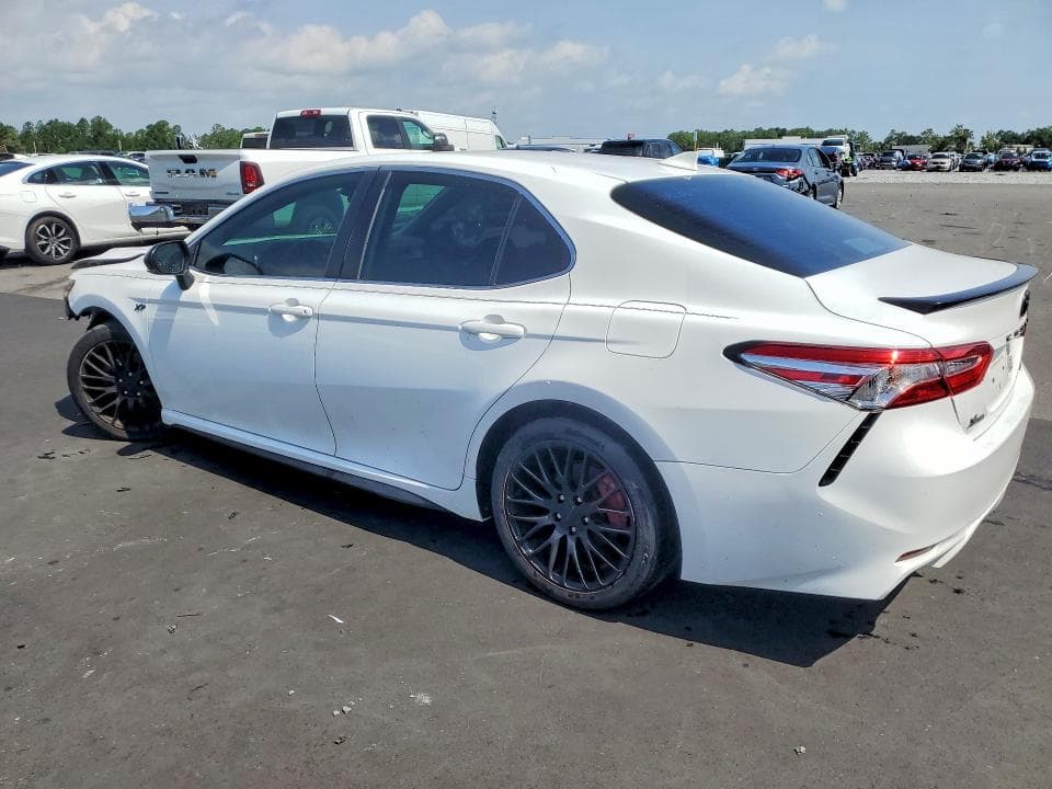 2020 TOYOTA CAMRY SE 2