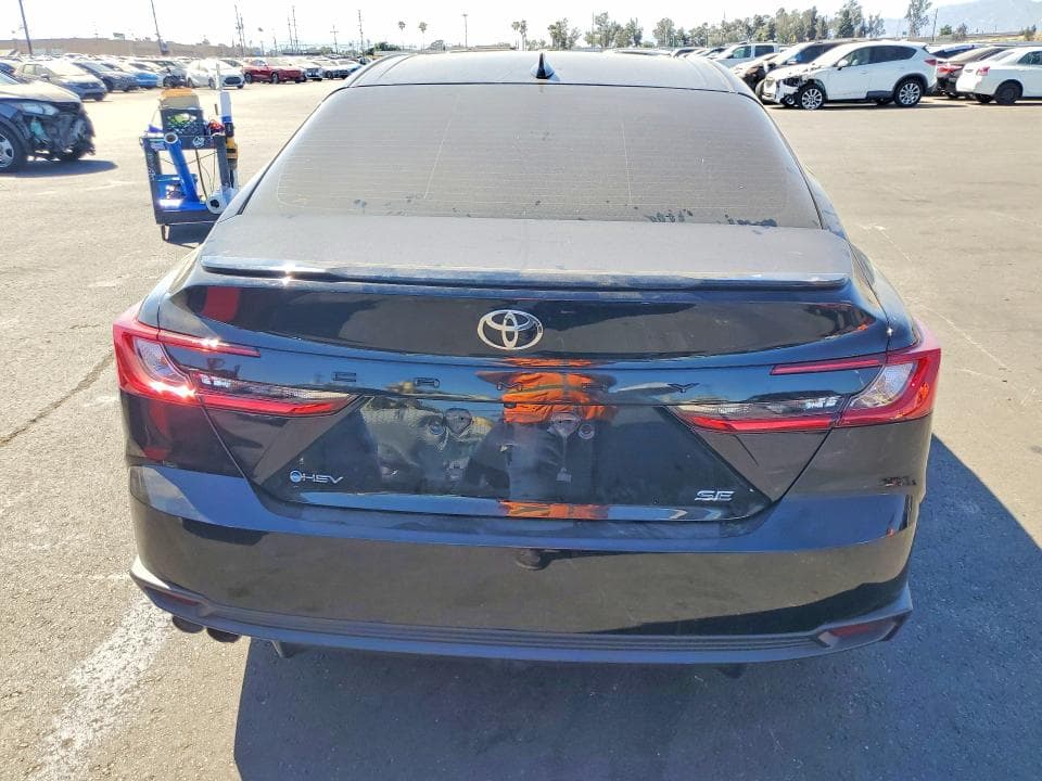 2025 TOYOTA CAMRY SE 6