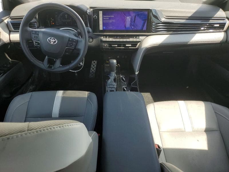 2025 TOYOTA CAMRY SE 8