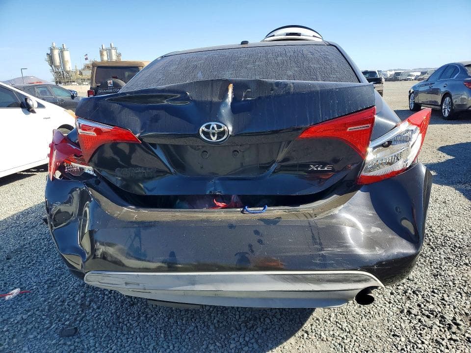 2017 TOYOTA COROLLA XLE 6
