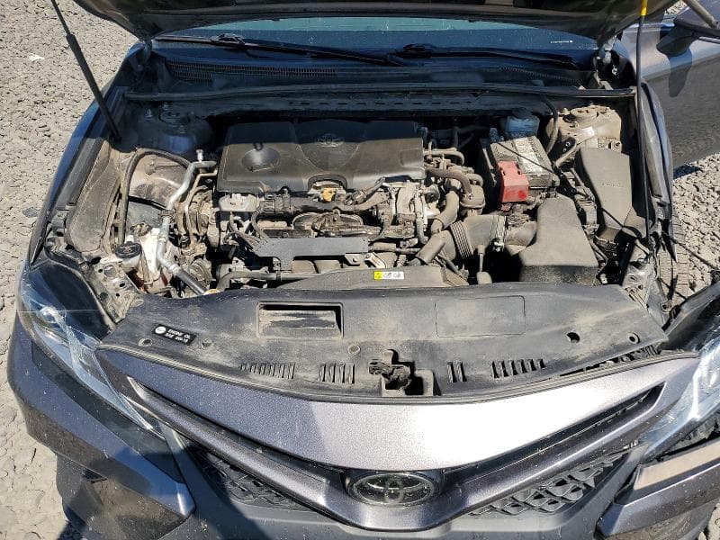 2019 TOYOTA CAMRY SE 11