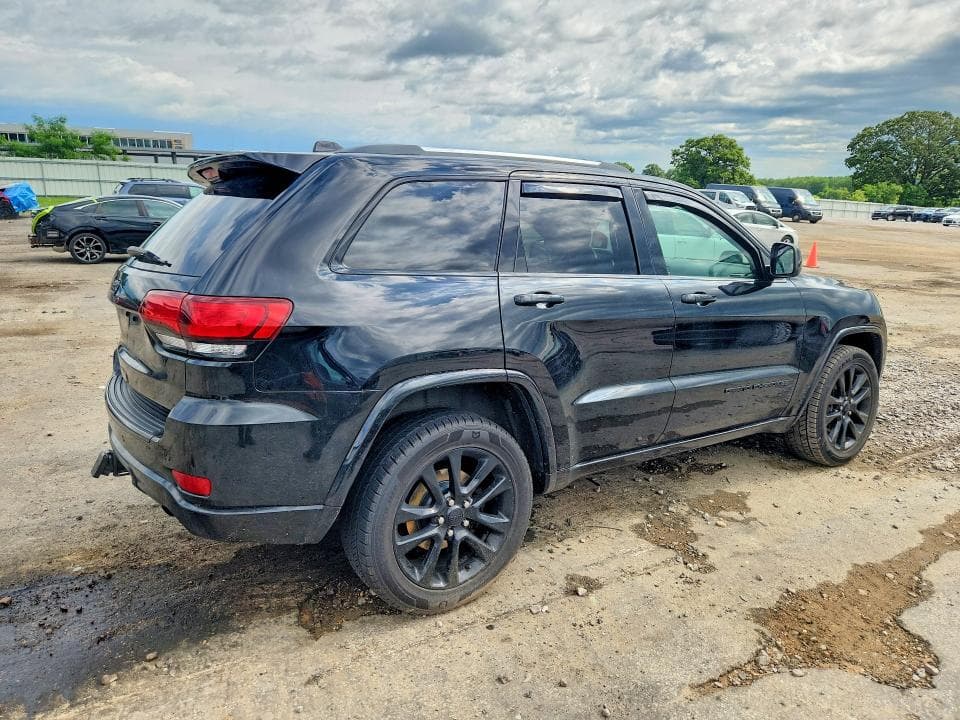 2018 JEEP GRAND CHEROKEE LAREDO 3