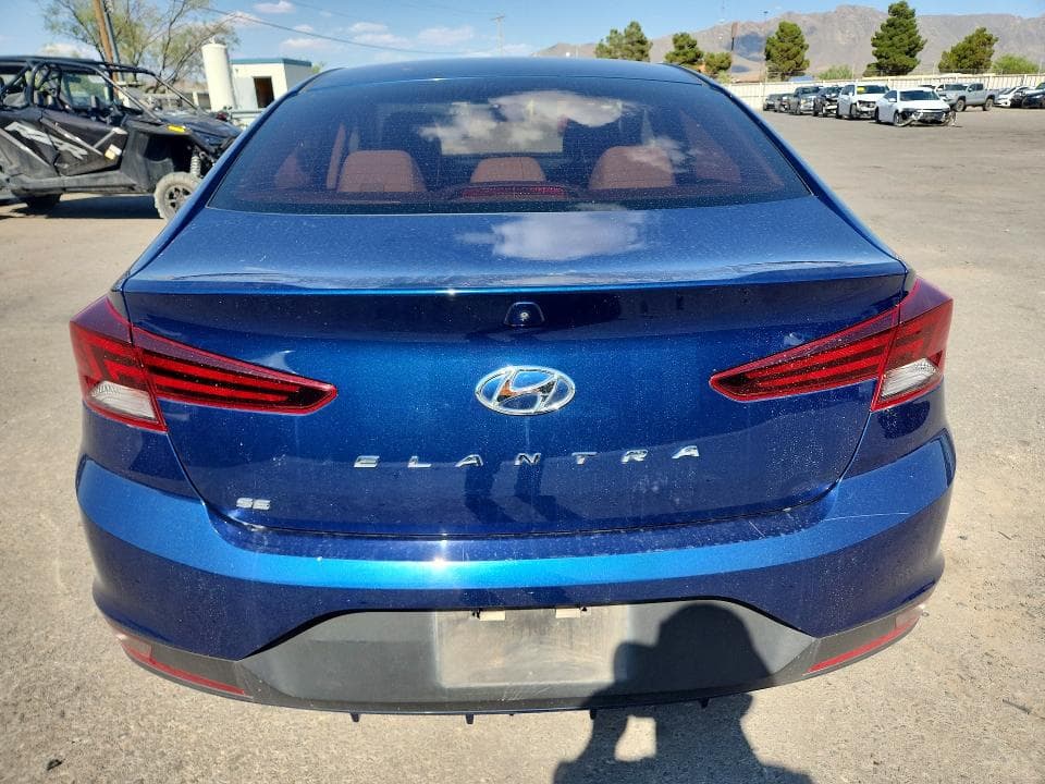 2020 HYUNDAI ELANTRA SE 11