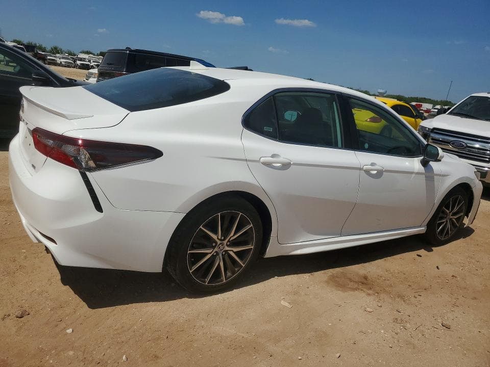 2021 TOYOTA CAMRY SE 3
