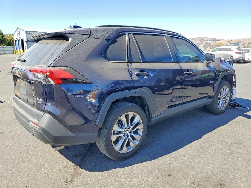 2024 TOYOTA RAV4 XLE PREMIUM 3