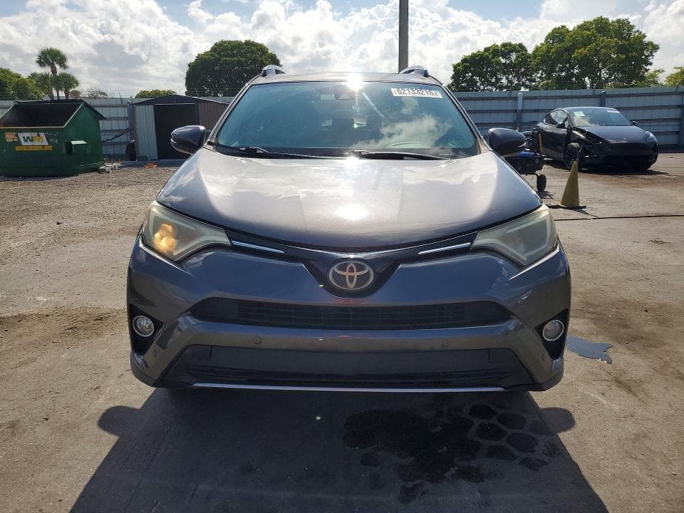 2018 TOYOTA RAV4 XLE 5