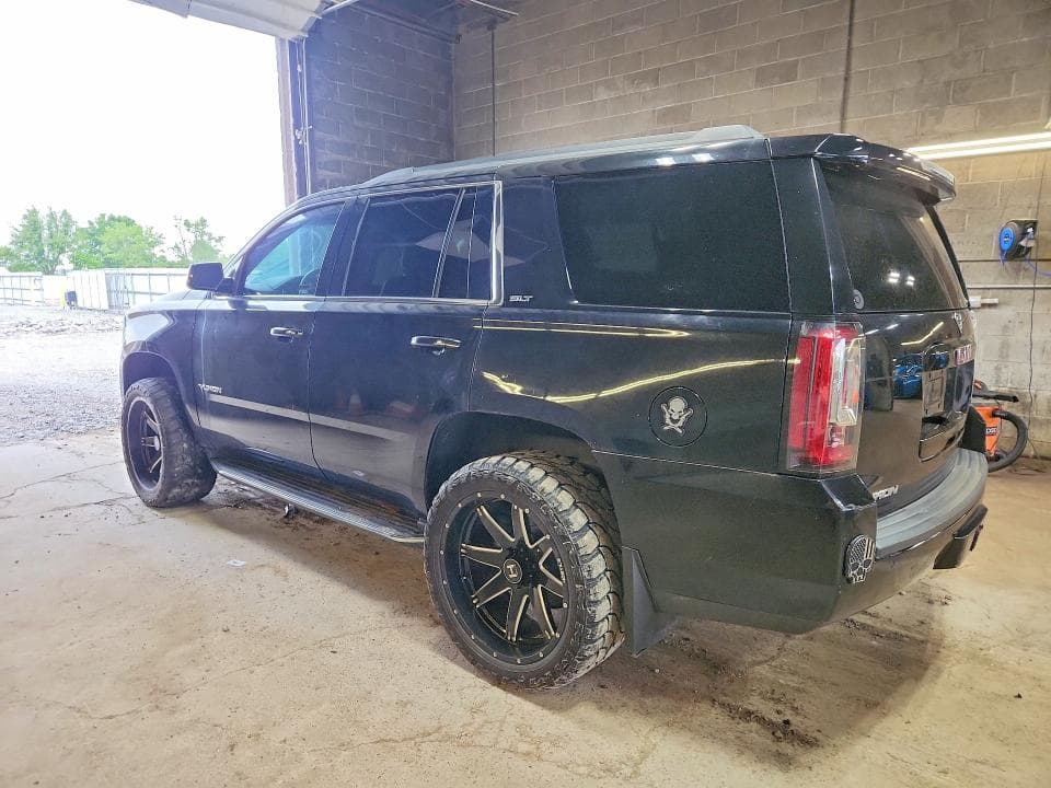 2017 GMC YUKON SLT 2