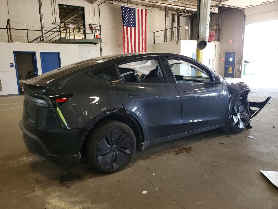 2026 TESLA MODEL Y 3