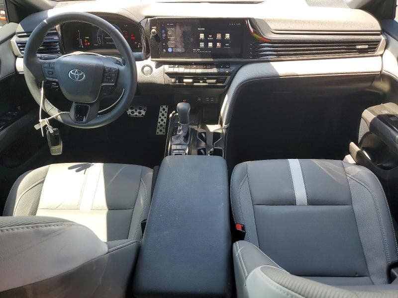2025 TOYOTA CAMRY SE 8