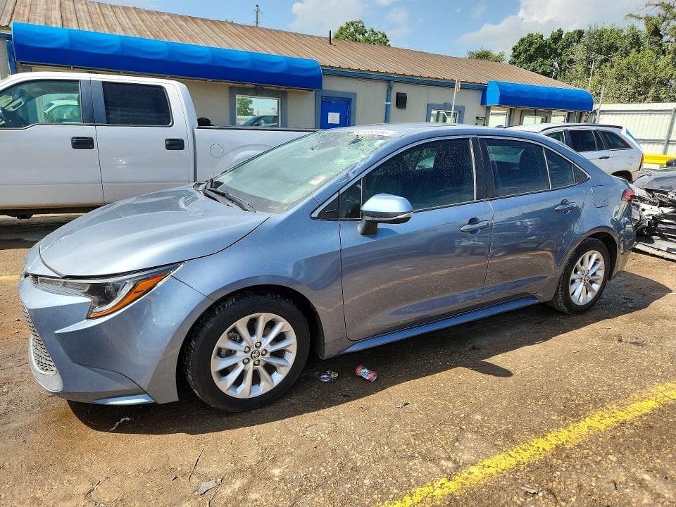 2020 TOYOTA COROLLA XLE