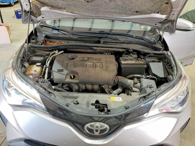 2020 TOYOTA C-HR LE 11