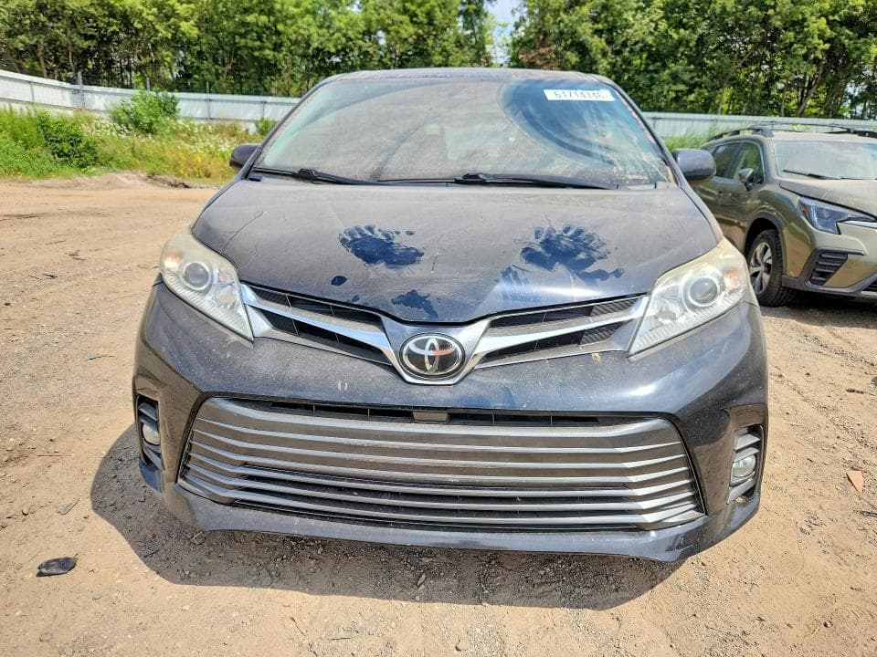 2018 TOYOTA SIENNA XLE PREMIUM 7-PASSENGER 5