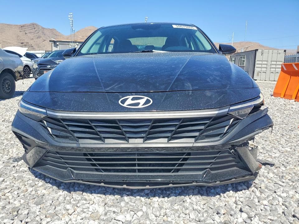 2024 HYUNDAI ELANTRA SE 5