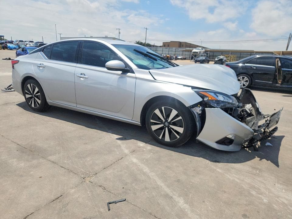 2020 NISSAN ALTIMA SV 4