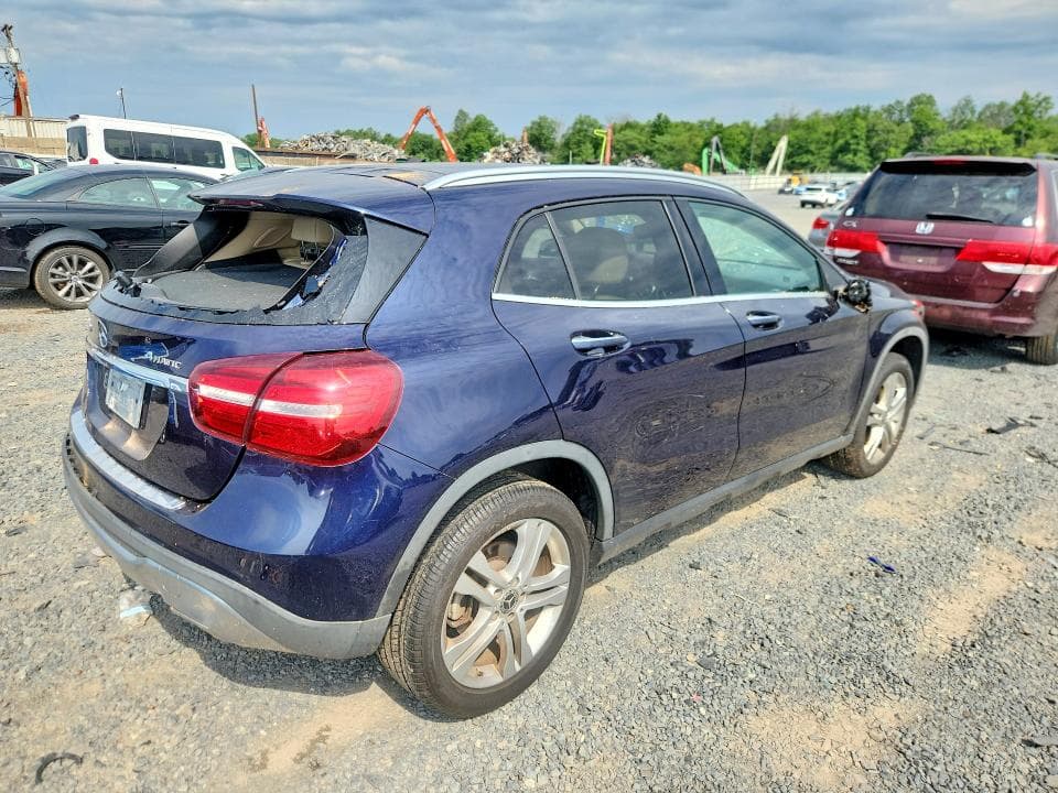 2019 MERCEDES-BENZ GLA 250 4MATIC 3