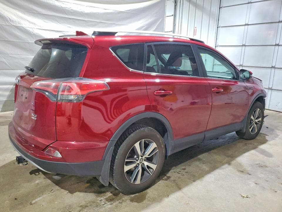 2018 TOYOTA RAV4 XLE 3