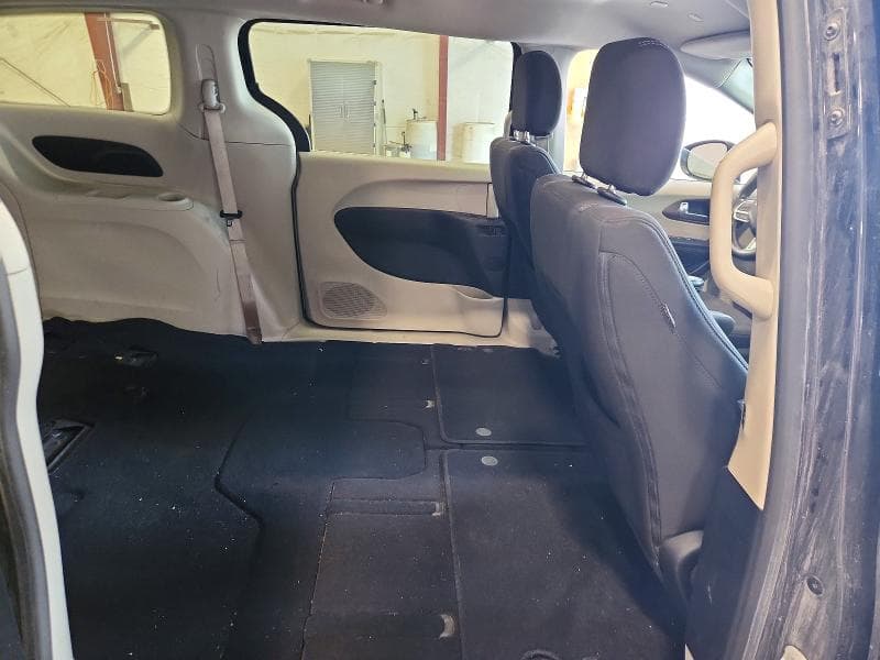 2022 CHRYSLER VOYAGER LX 11
