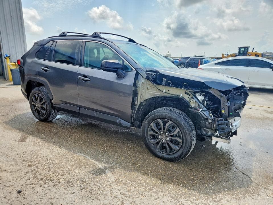 2019 TOYOTA RAV4 LE 4