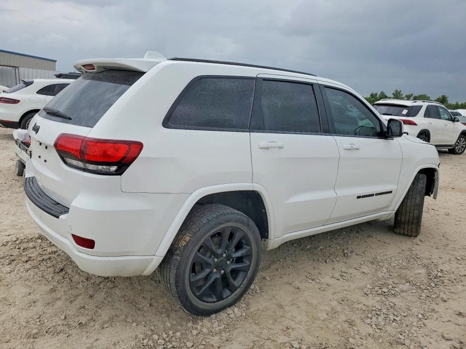 2022 JEEP GRAND CHEROKEE LAREDO E 3