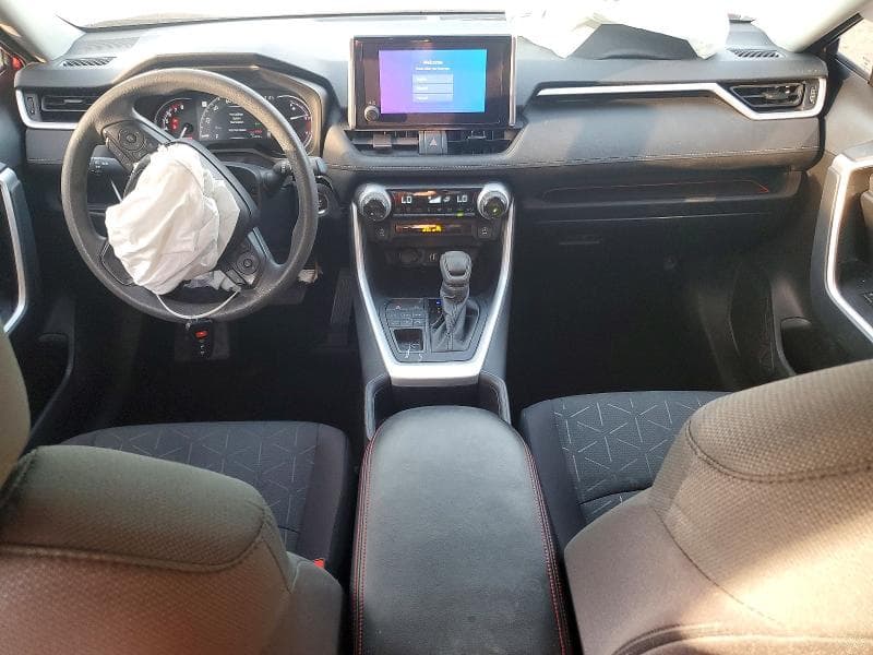 2024 TOYOTA RAV4 XLE 8