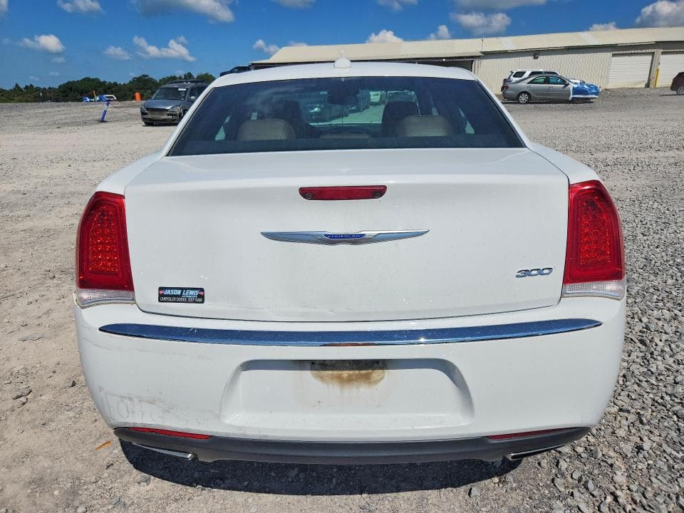 2019 CHRYSLER 300 LIMITED 6