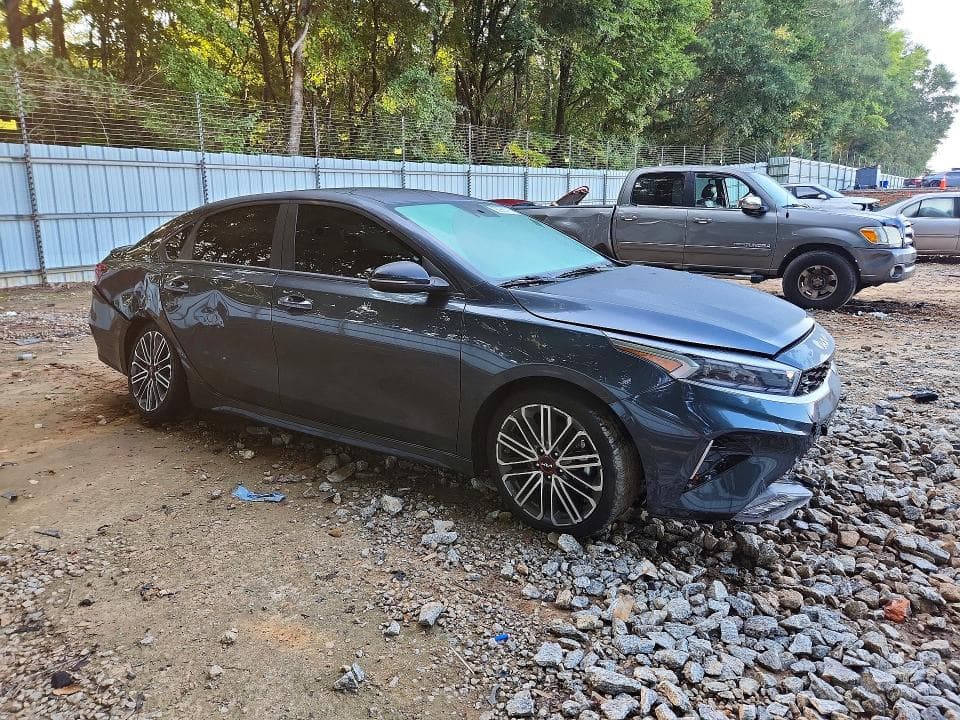 2023 KIA FORTE GT 4
