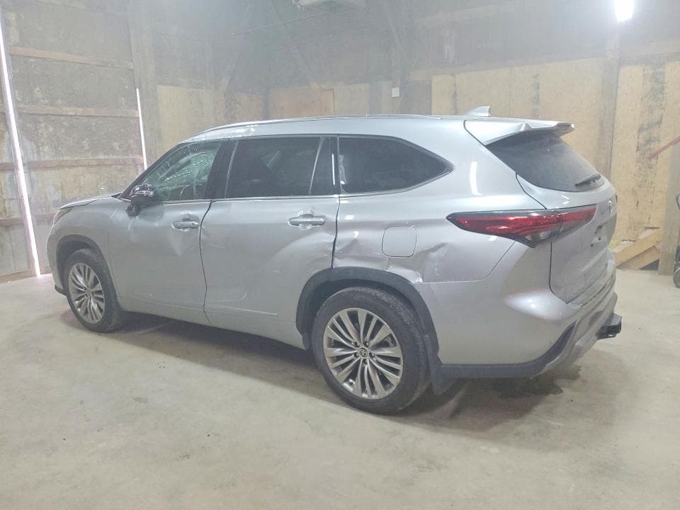 2022 TOYOTA HIGHLANDER PLATINUM 2