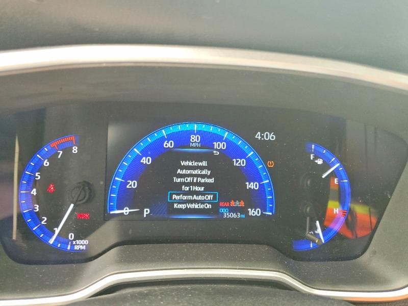 2022 TOYOTA COROLLA CROSS XLE 9