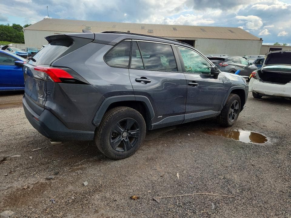 2021 TOYOTA RAV4 LE 3