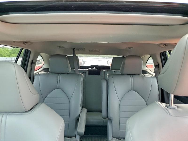 2023 TOYOTA HIGHLANDER XLE 10