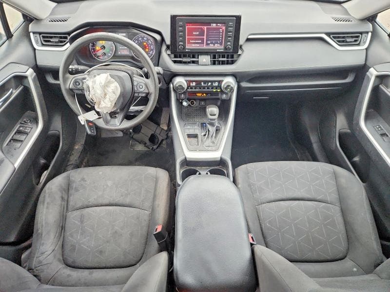 2021 TOYOTA RAV4 XLE 8