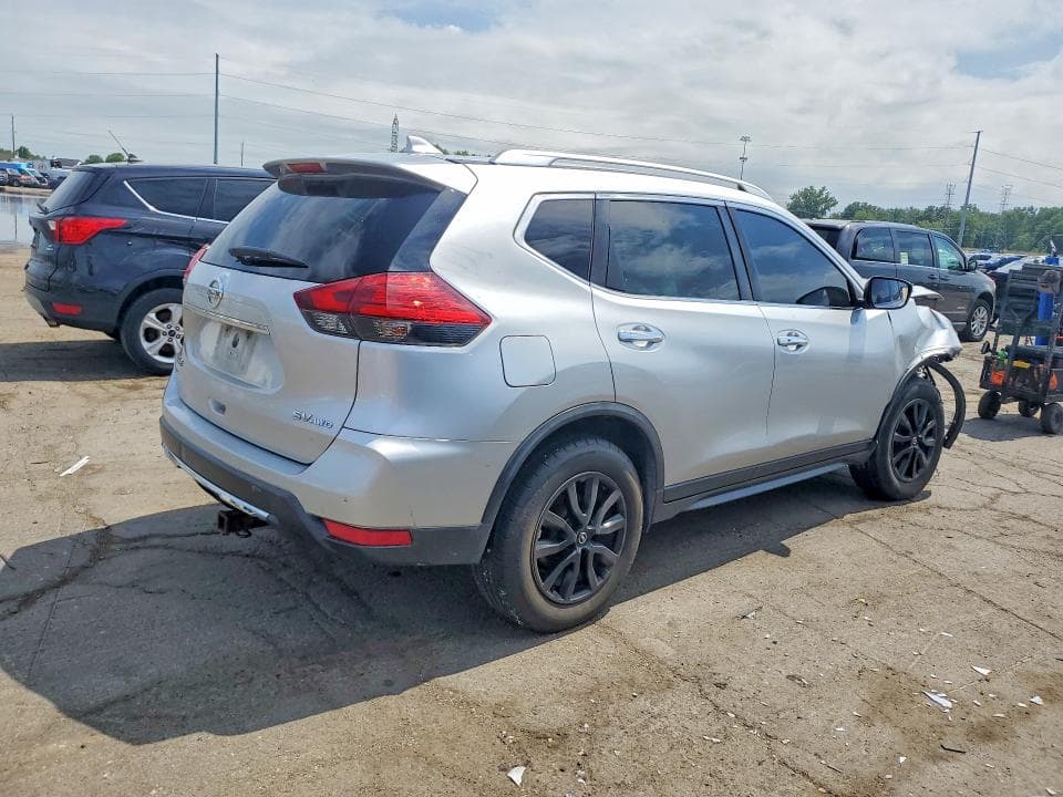 2017 NISSAN ROGUE SV 3