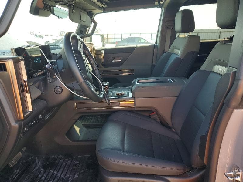 2025 GMC HUMMER SUV 2X 7