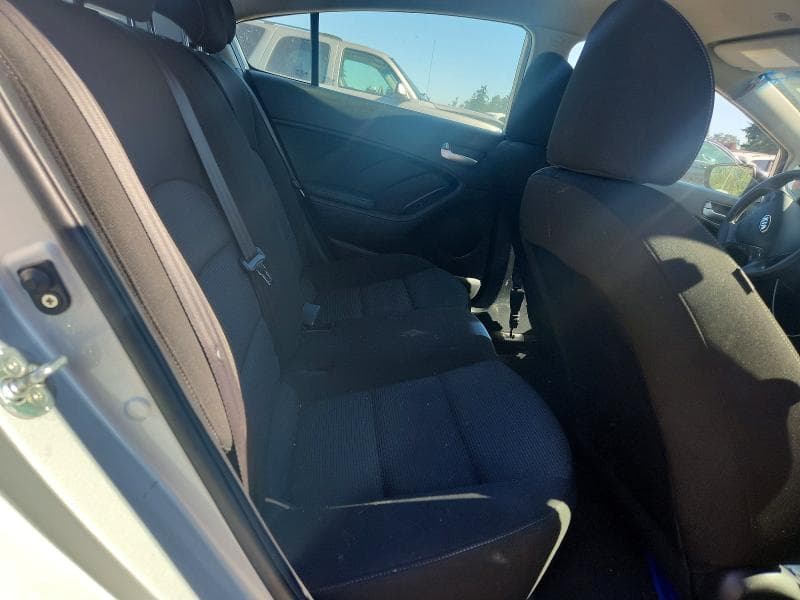 2017 KIA FORTE LX 10