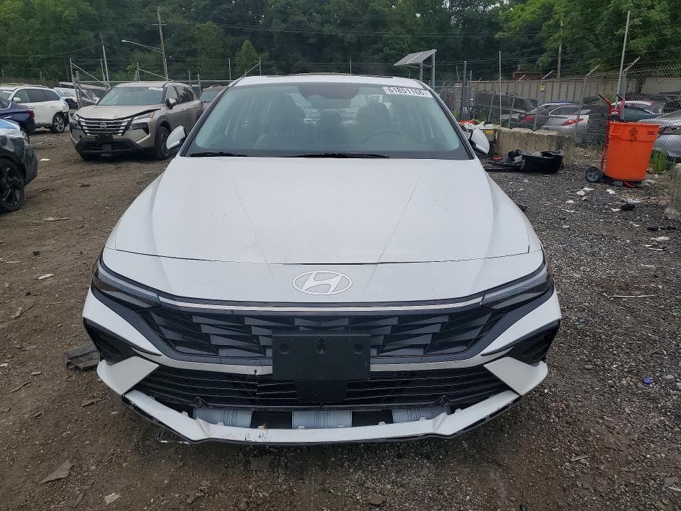 2025 HYUNDAI ELANTRA LIMITED 5